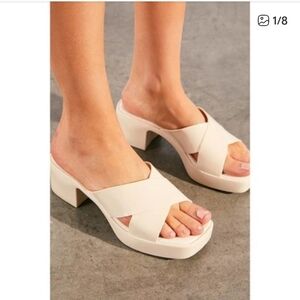 Jeffrey Campbell Bubblegum platform slide sandals in  white rubber/EVA Size 7